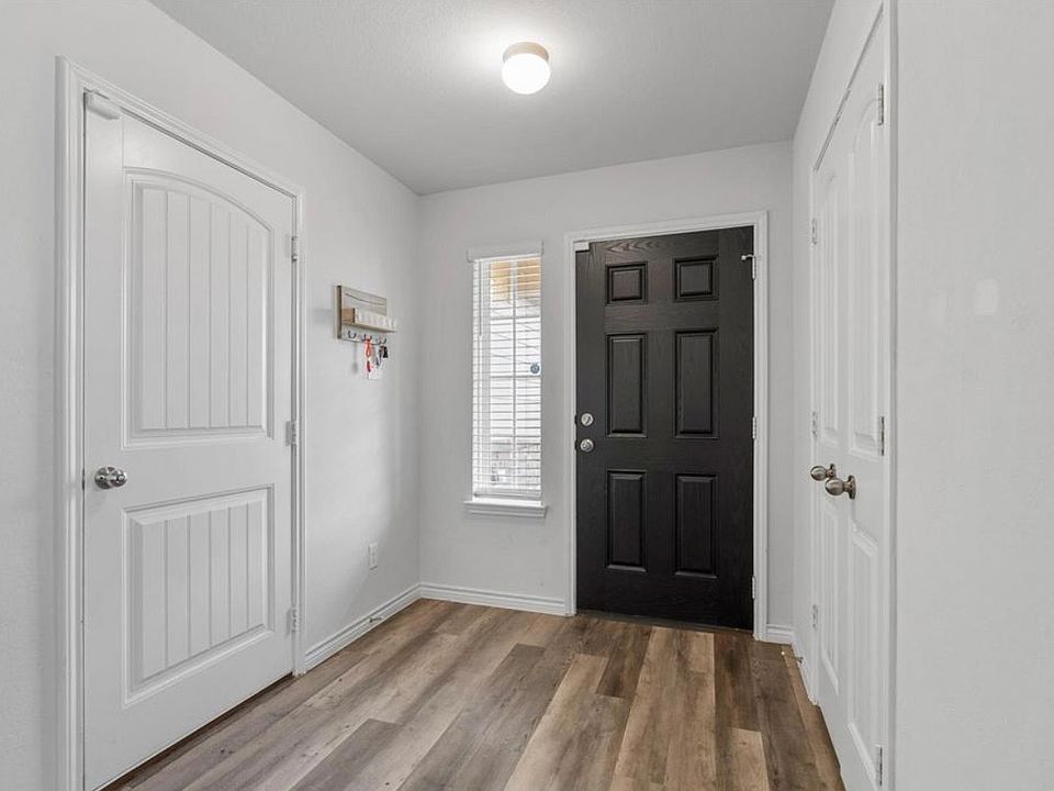 1st image of 2529 Bear Oak Dr