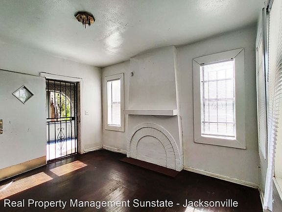 4th image of 543 W 26th St