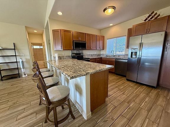 3rd image of 68-2152 Laakea Way