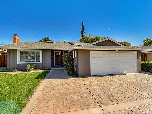 2nd image of 465 Chinook Ln