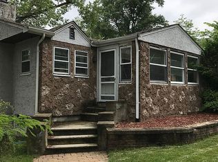 68 W Hobart Gap Rd, Livingston, NJ 07039