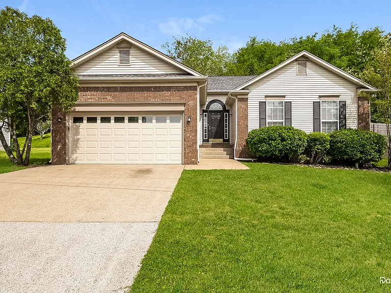 806 Allison Ct — Photo 1