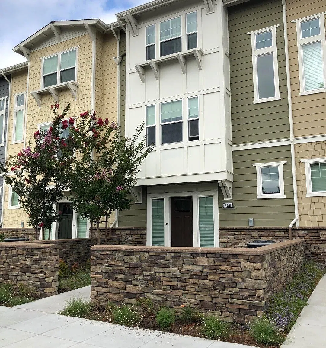 3 bed, 2.5 bath, 1506 sqft, $5,000 — Photo 1