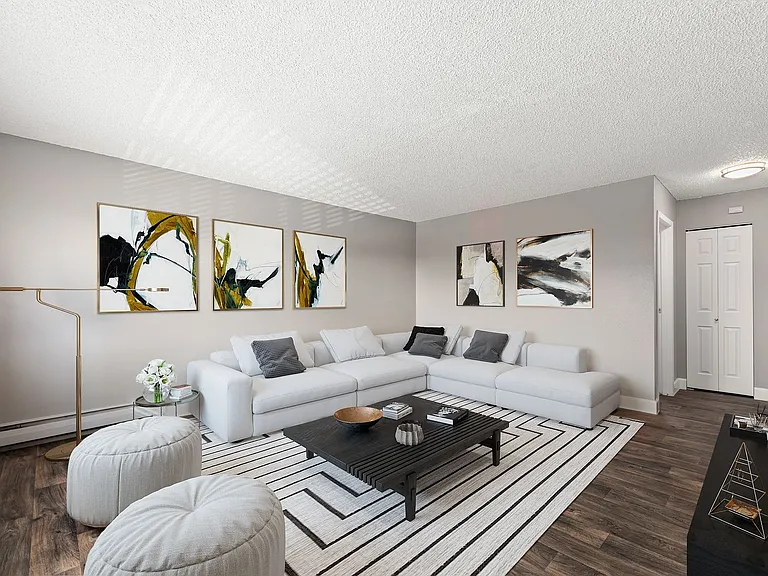 Crestone Apartments — Photo 13