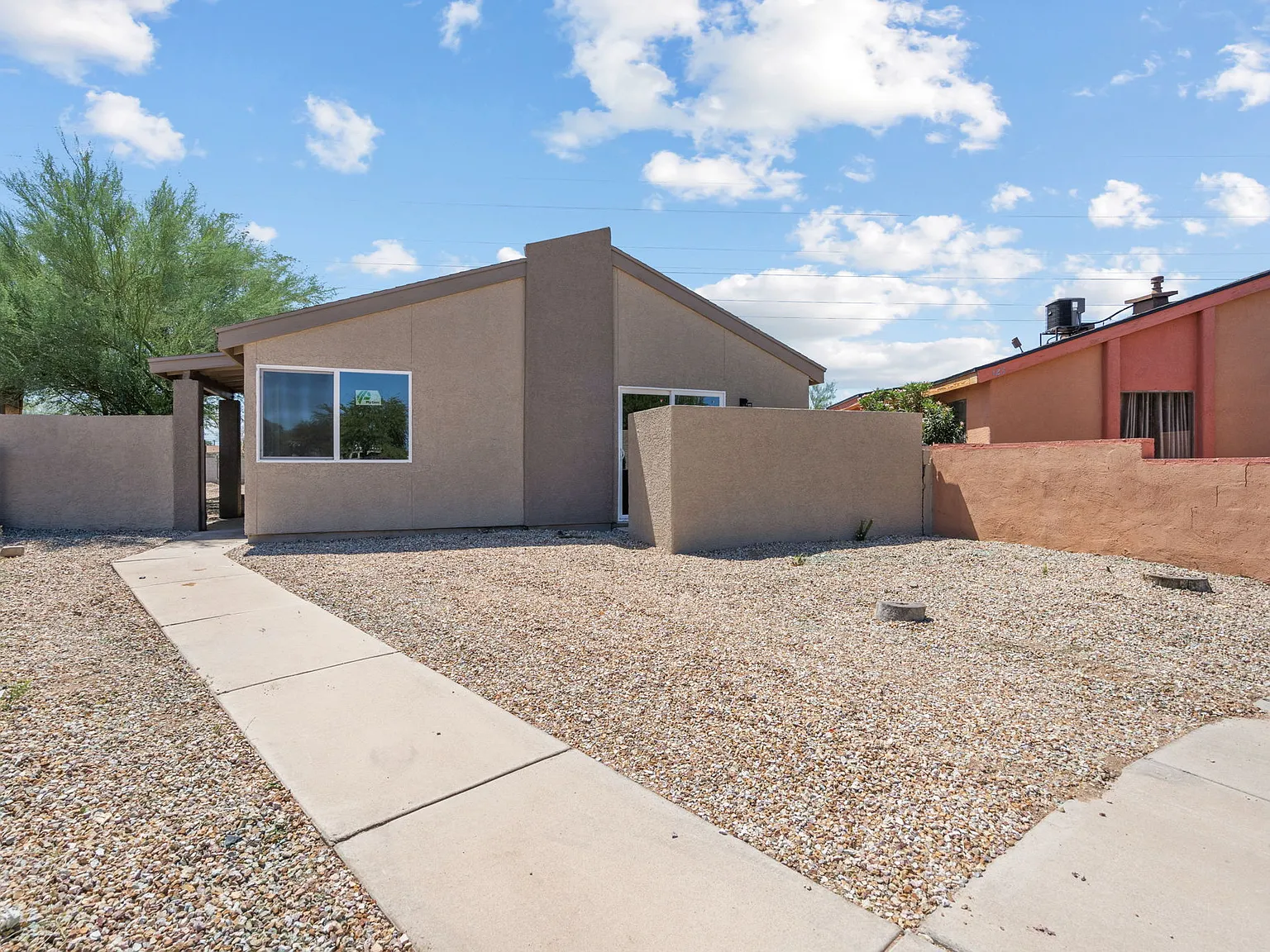 3 bed, 1107 sqft, $1,789 — Photo 2