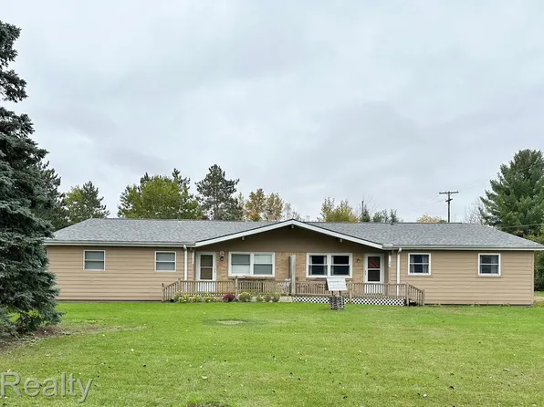 1153 Edward Dr, Vassar, MI 48768