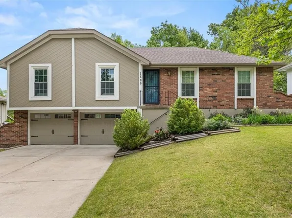 1309 SW Walnut St, Lees Summit, MO 64081