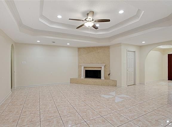 3rd image of 4908 Meadowbank Dr