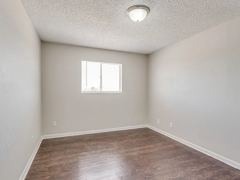 2400 Nottingham Way — Photo 3