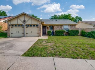 5821 Fender Ct, Watauga, TX 76148