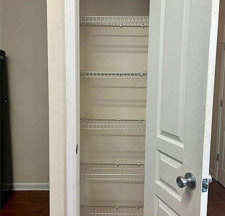 5th image of 220 Stone Park Dr