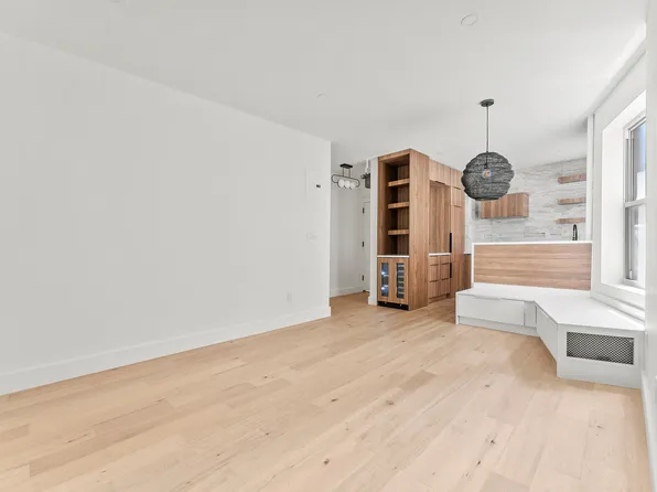 342 West 21st Street 3E image 2 of 9