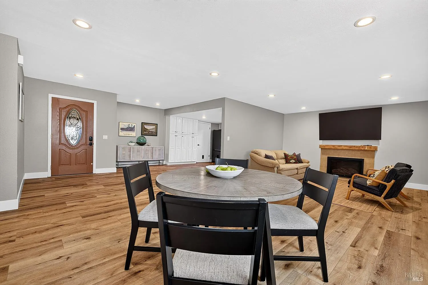 5469 Country Club Drive - Photo 4