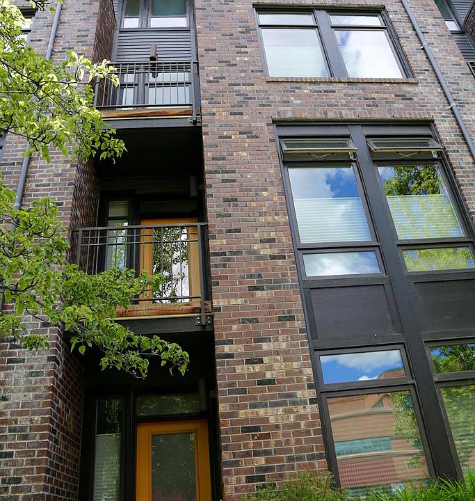 1st image of 165 N 4th Ave #165
