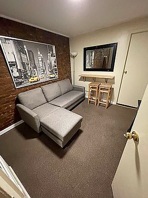 3rd image of 212 E 45th St #4