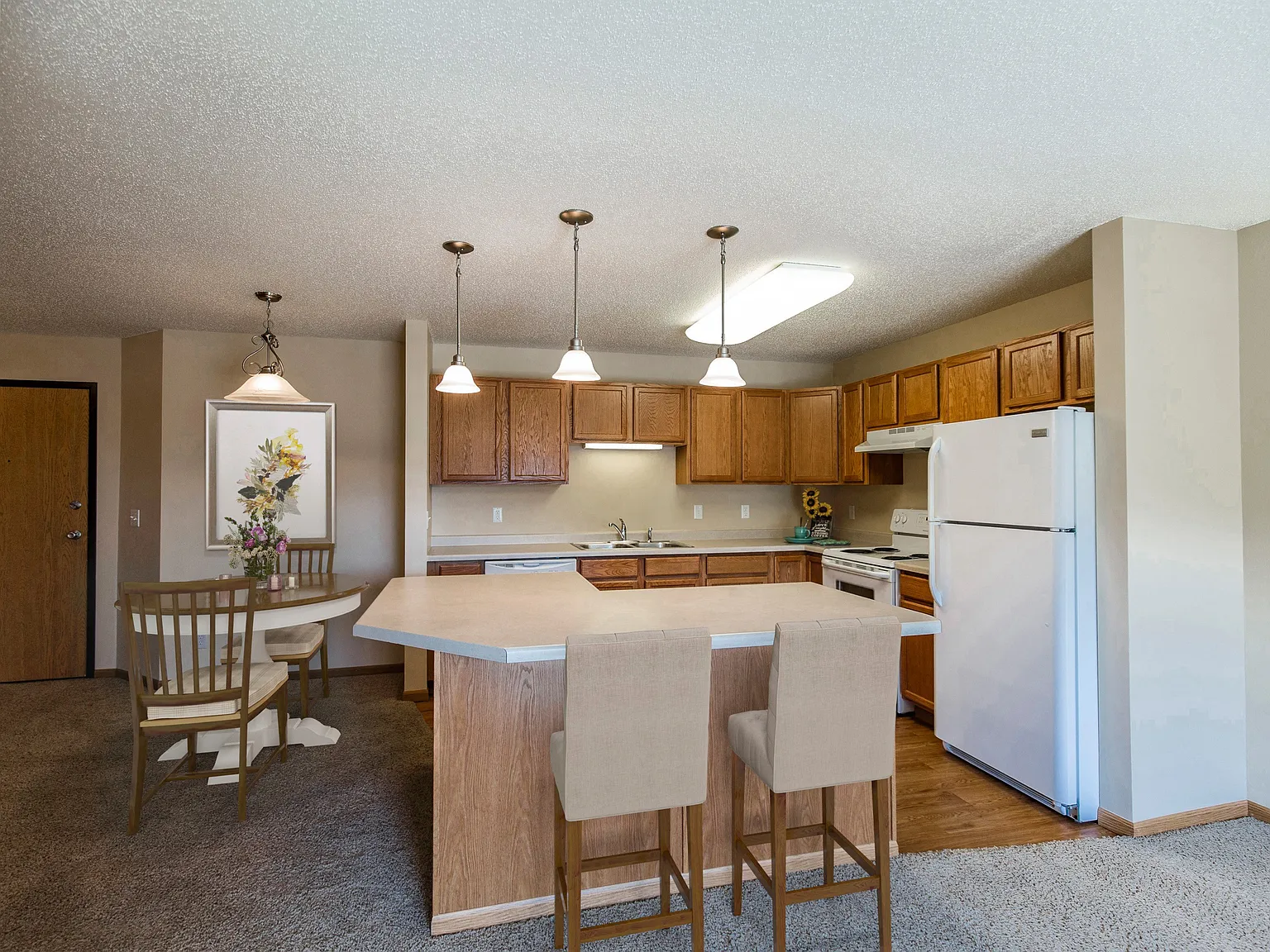 Sunset Ridge — Photo 2