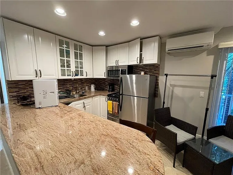4564 El Mar Dr #6 — Photo 7