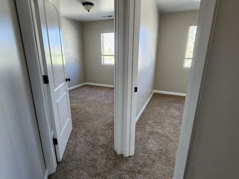 370 W 1425 N #17 — Photo 28