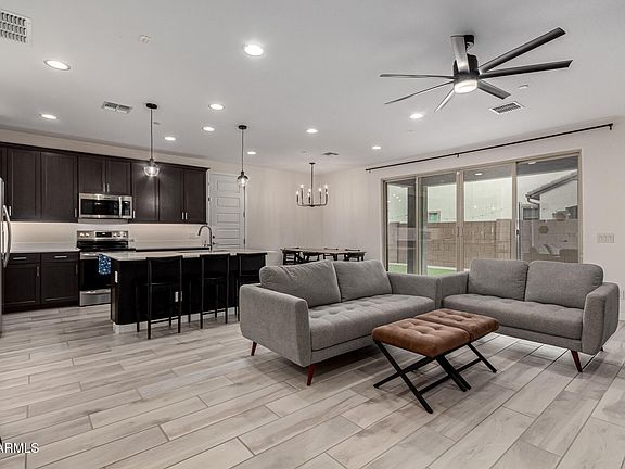 5th image of 646 S JACANA Lane