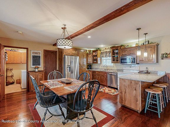 4th image of 209 Coconino Ln