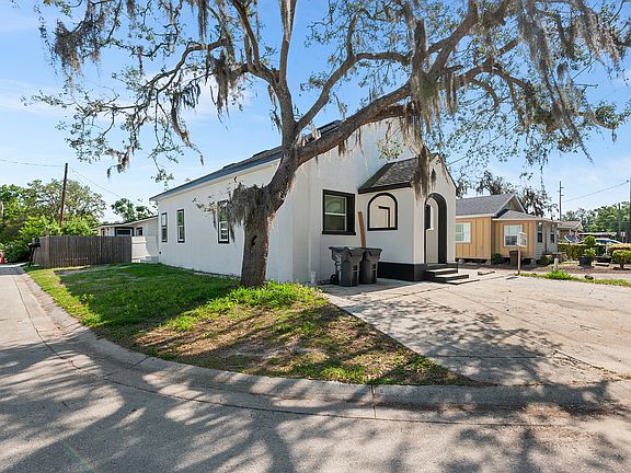 2nd image of 301 Avenue X NE #2