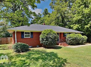 5201 Pinebrook Dr, Charlotte, NC 28208