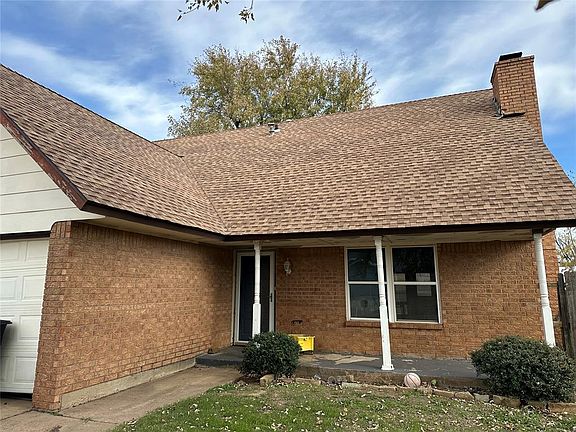 2nd image of 408 S Silver Leaf Dr