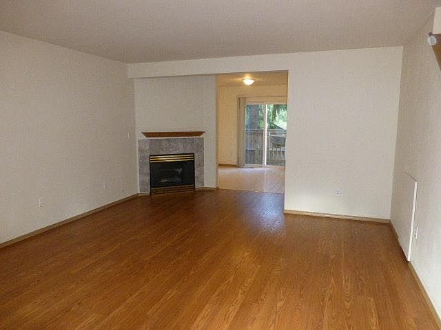 Living Room/Fireplace