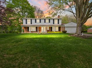 19168 Chelton Dr, Beverly Hills, MI 48025