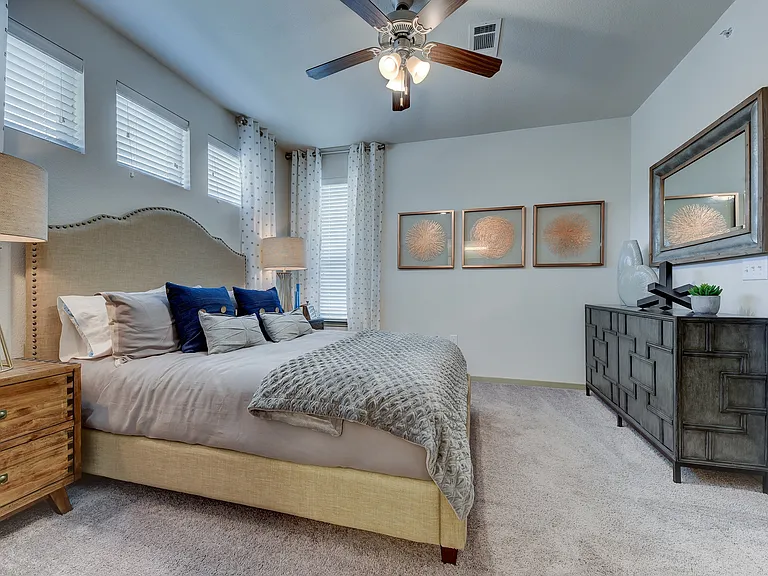 Estraya Westover Hills Apartments — Photo 28