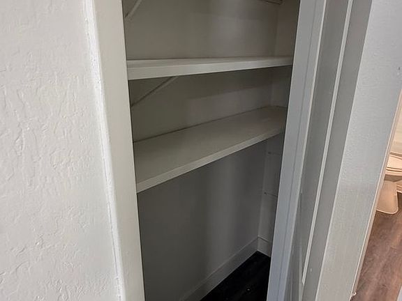 5th image of 2280 Latham St #8