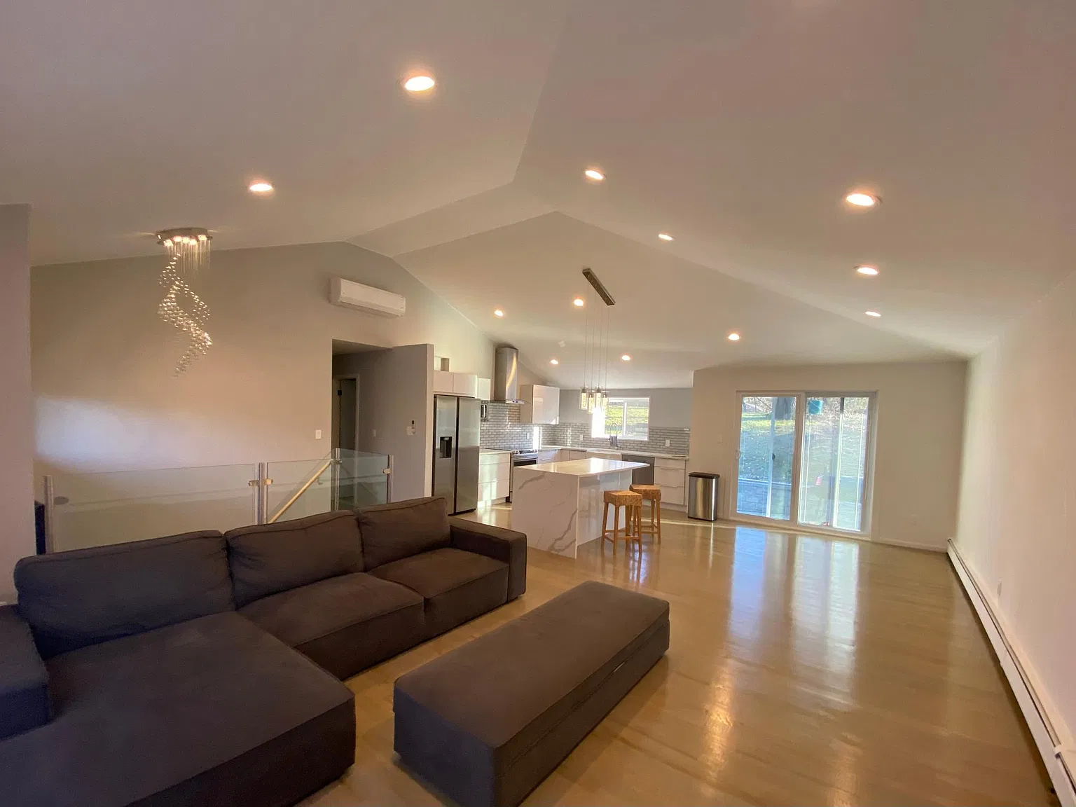 40 Ketewomoke Dr — Photo 2