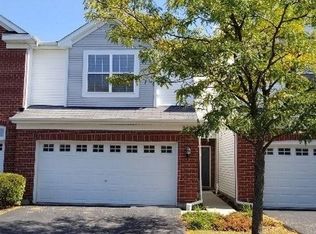 2602 Pondview Dr, Algonquin, IL 60102