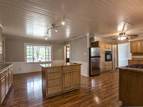 3rd image of 8233 Angel Dr