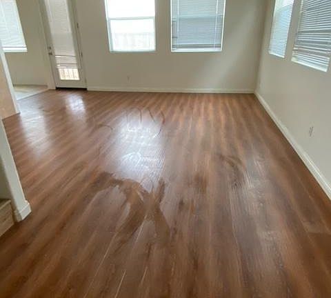 5th image of 14380 Moon Valley St