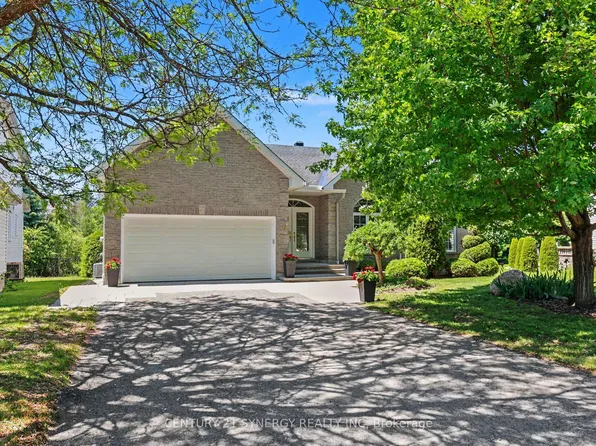 17 Warnock Ct, Ottawa, ON K1J 1H1