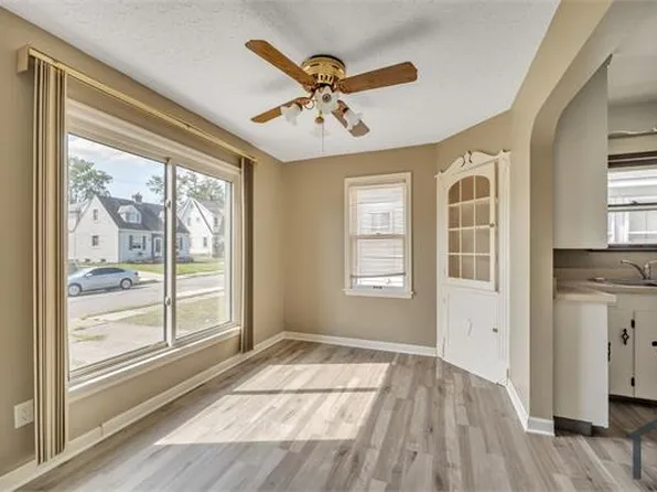 10713 Vernon Ave, Garfield Heights, OH 44125