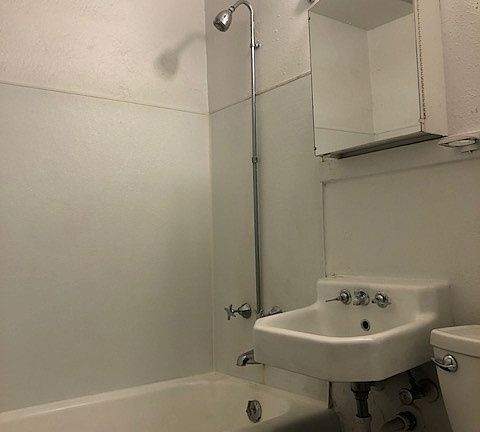 5th image of 1030 N Pearl St APT 17