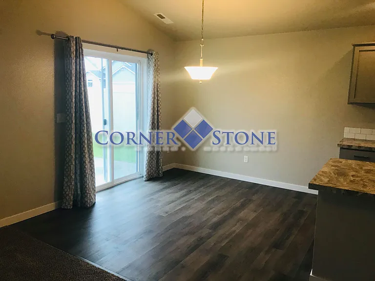 2842 W Everest St — Photo 7