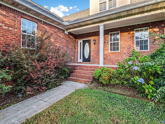 3rd image of 79 Rothenburg Ln