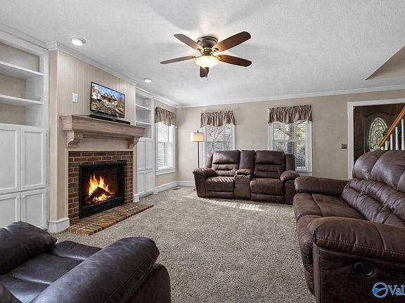 5th image of 108 Kenneth St