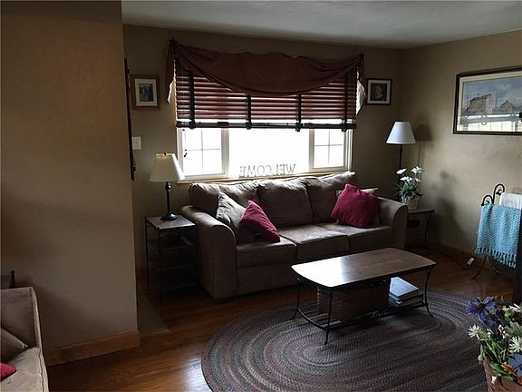 2nd image of 122 Sunrise Dr