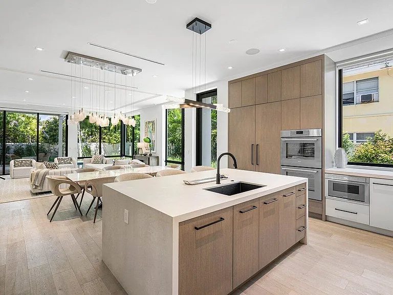 514 NE 7th Ave — Photo 10