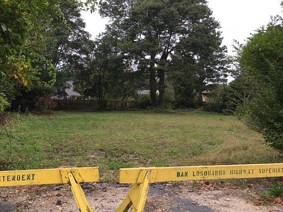 2nd image of 768 Hawkins Ave