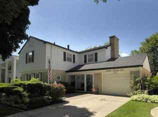 346 S Derbyshire Ln, Arlington Heights, IL 60004