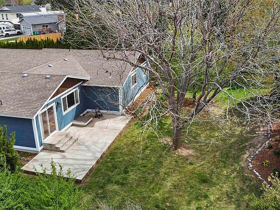 2nd image of 300 S Roosevelt Pl