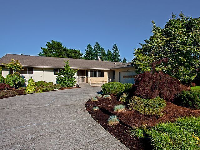 Great curb appeal!