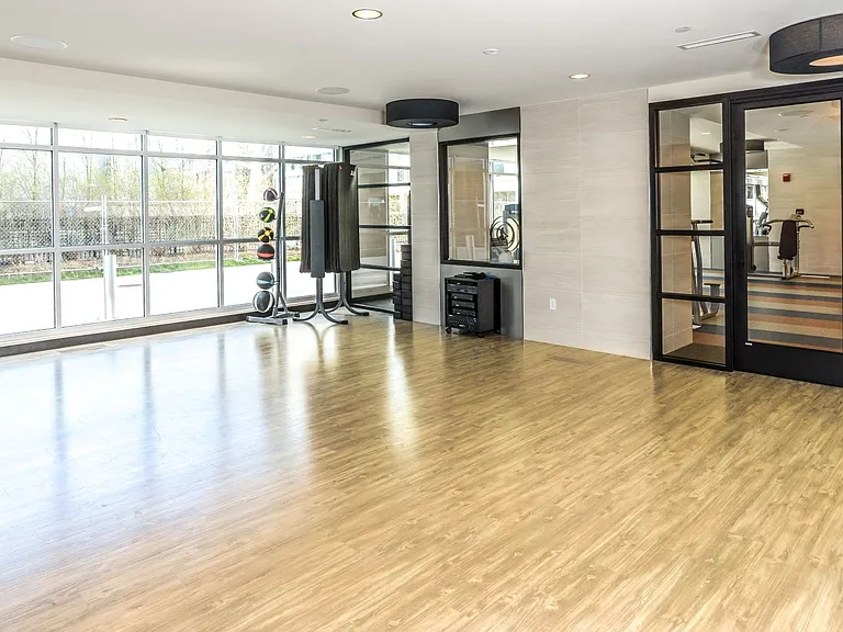 Fitness studio at Lex At Waterfront Station