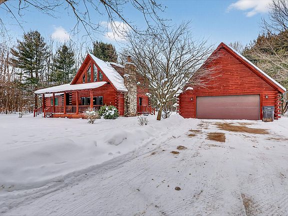 5th image of 724 Spruce Hollow Dr