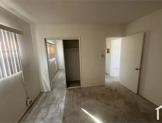 1435 W 105th St #10 — Photo 10